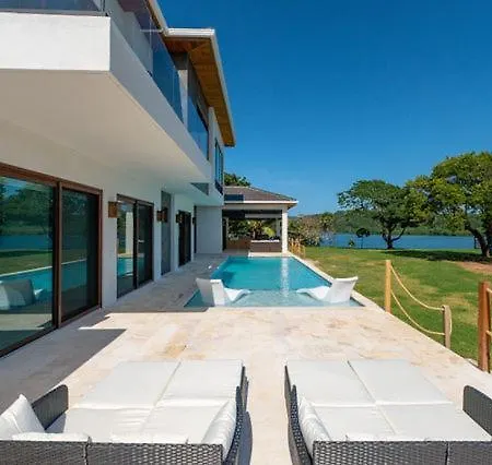 Paradise Reef Villas